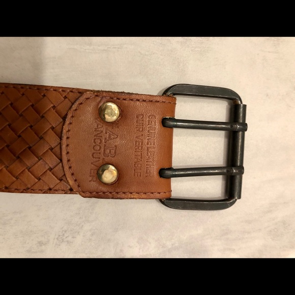 Tan leather belt - Picture 3 of 3